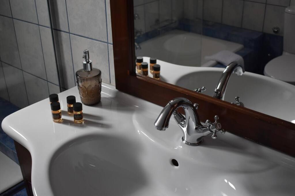 Ampelos Hillside Villa アクラタ エクステリア 写真